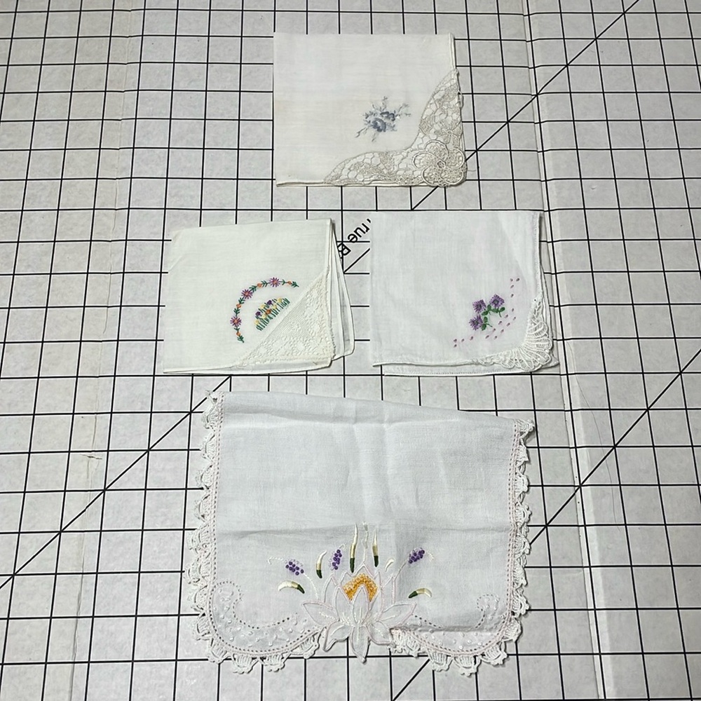 Lot of vintage handkerchiefs/linens w/embroidery and lace embellishments